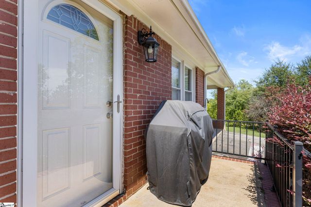 6301 N Pinnacle Drive, Spartanburg, SC 29303
