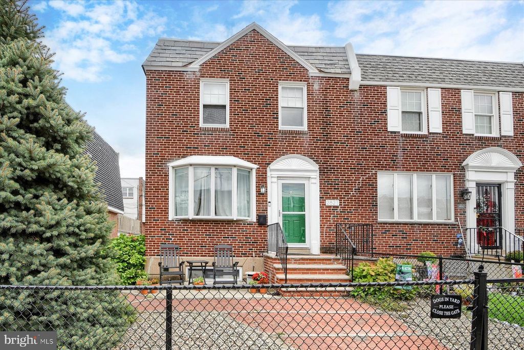2821 S DARIEN ST, Philadelphia, PA 19148