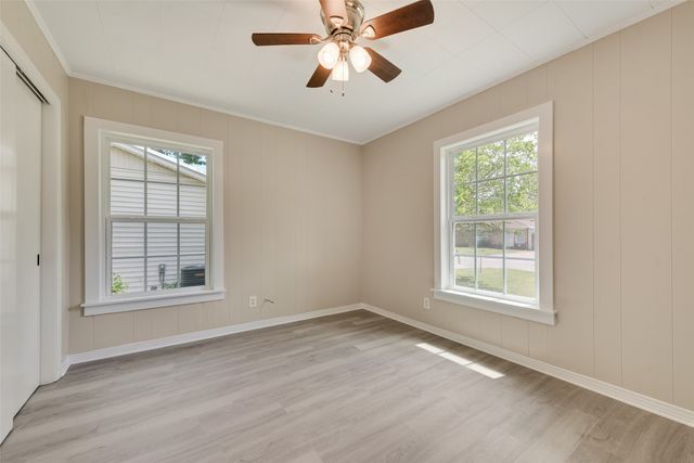 205 E 7th Street, Kaufman, TX 75142