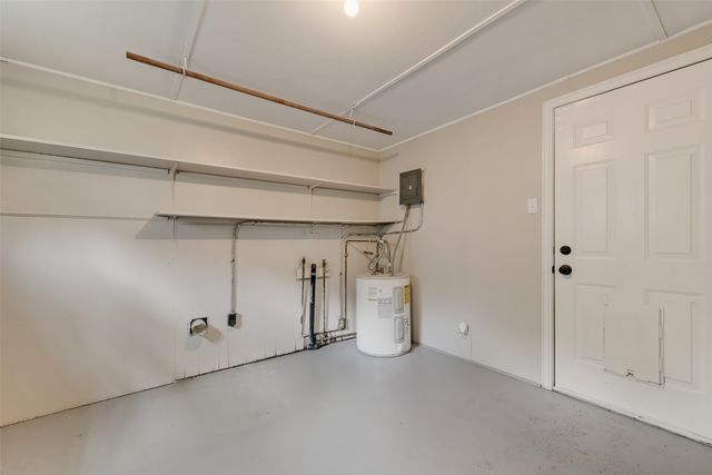 205 E 7th Street, Kaufman, TX 75142