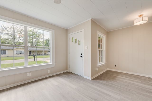 205 E 7th Street, Kaufman, TX 75142