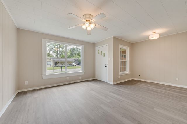 205 E 7th Street, Kaufman, TX 75142