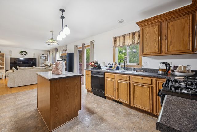 4 W Tall Oak Drive, Hainesville, IL 60073