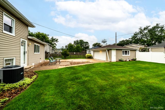 5806 Rob Roy Drive, Oak Forest, IL 60452