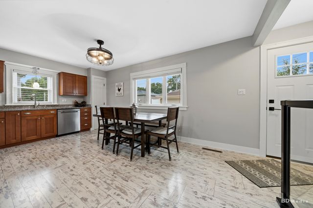 5806 Rob Roy Drive, Oak Forest, IL 60452