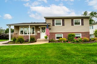 5806 Rob Roy Drive, Oak Forest, IL 60452