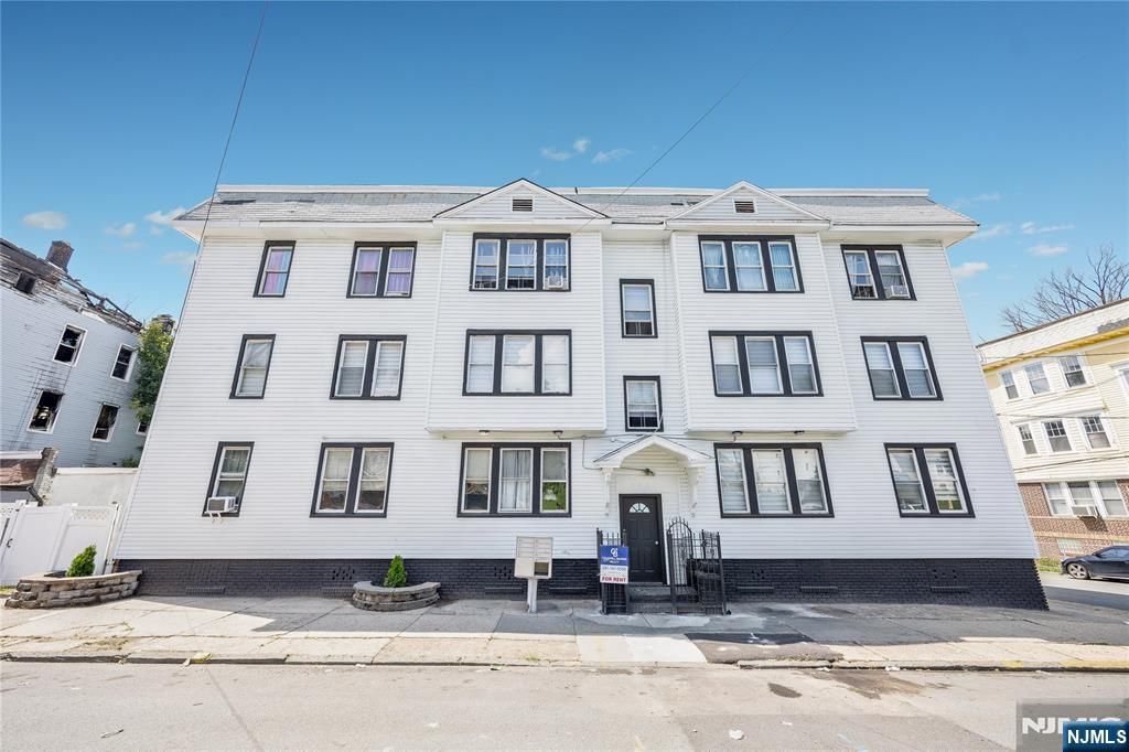 463 21st Street, Irvington, NJ 07111