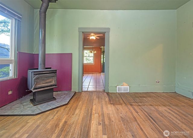 2214 N 60th Street, Seattle, WA 98103