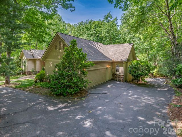 110 Little Cherokee Ridge, Hendersonville, NC 28739