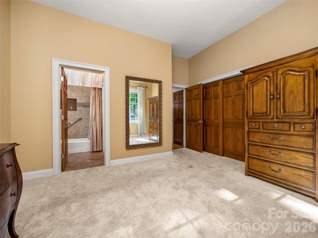 110 Little Cherokee Ridge, Hendersonville, NC 28739