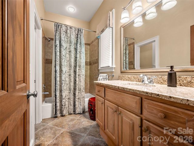 110 Little Cherokee Ridge, Hendersonville, NC 28739