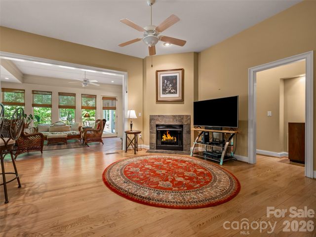 110 Little Cherokee Ridge, Hendersonville, NC 28739