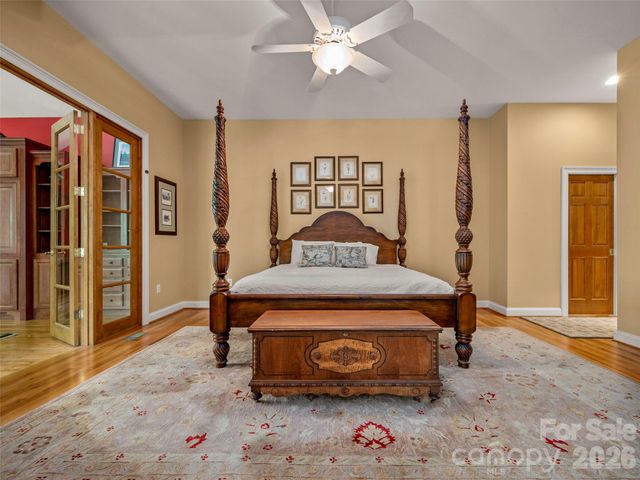 110 Little Cherokee Ridge, Hendersonville, NC 28739
