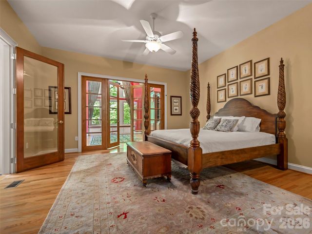 110 Little Cherokee Ridge, Hendersonville, NC 28739