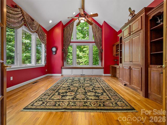 110 Little Cherokee Ridge, Hendersonville, NC 28739