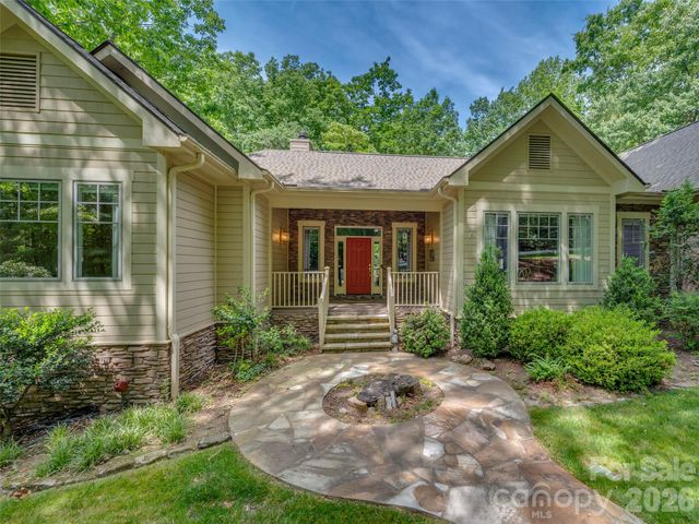 110 Little Cherokee Ridge, Hendersonville, NC 28739