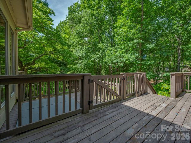 110 Little Cherokee Ridge, Hendersonville, NC 28739