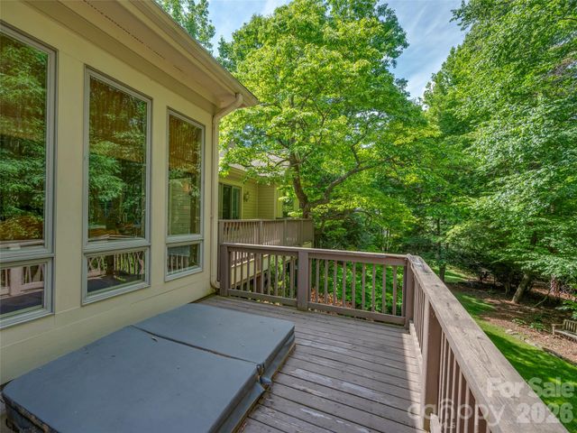 110 Little Cherokee Ridge, Hendersonville, NC 28739