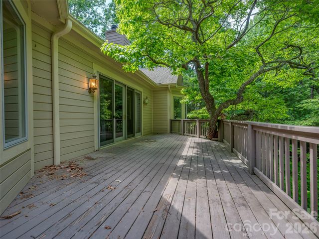 110 Little Cherokee Ridge, Hendersonville, NC 28739