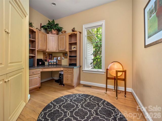 110 Little Cherokee Ridge, Hendersonville, NC 28739