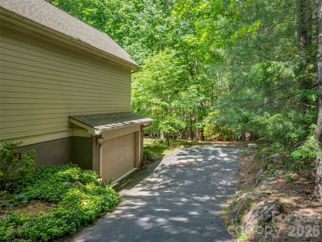 110 Little Cherokee Ridge, Hendersonville, NC 28739