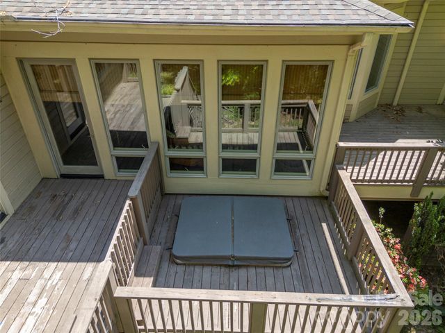 110 Little Cherokee Ridge, Hendersonville, NC 28739