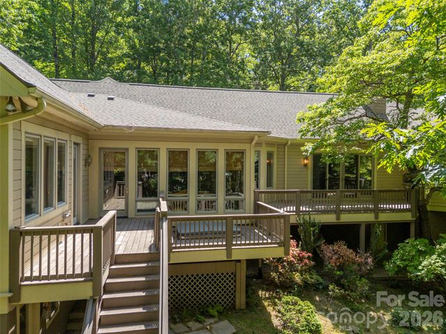 110 Little Cherokee Ridge, Hendersonville, NC 28739