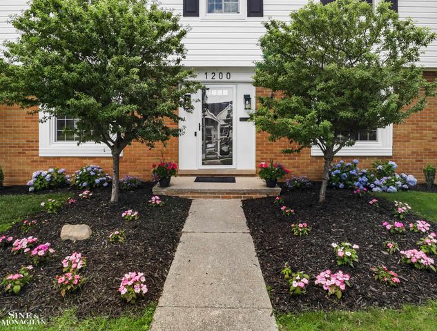 1200 Audubon Road, Grosse Pointe Park, MI 48230