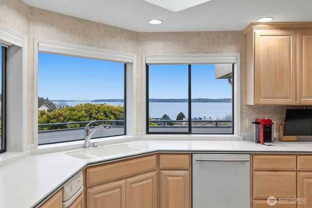 505 S Marine Hills Way, Federal Way, WA 98003