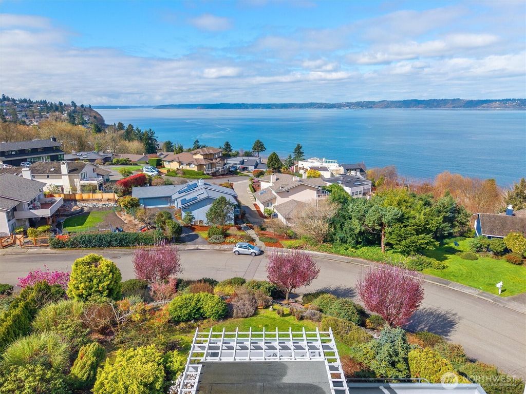 505 S Marine Hills Way, Federal Way, WA 98003