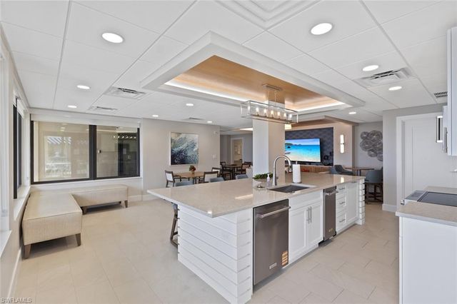 3399 Gulf Shore BLVD N # 111, Naples, FL 34103