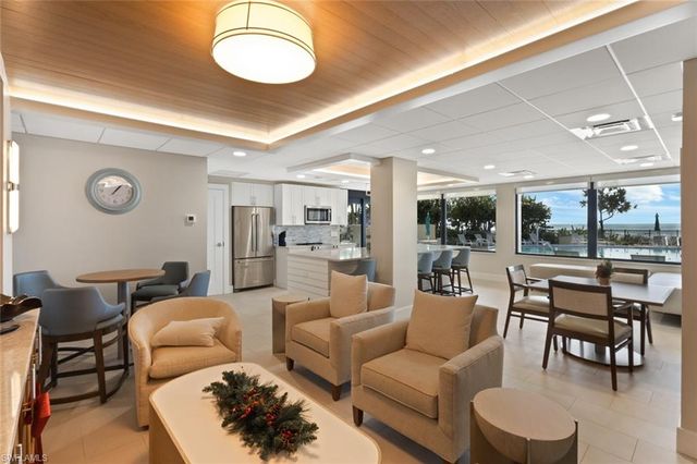 3399 Gulf Shore BLVD N # 111, Naples, FL 34103