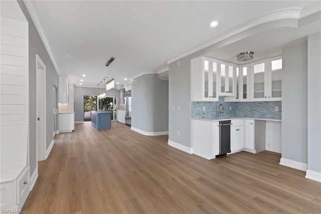 3399 Gulf Shore BLVD N # 111, Naples, FL 34103