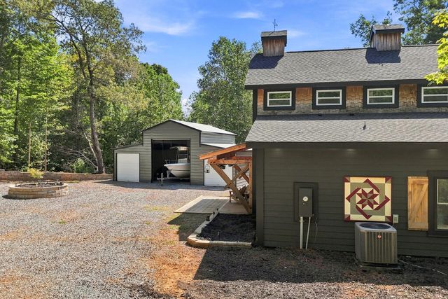 180 Red Plum Drive, Ellijay, GA 30540