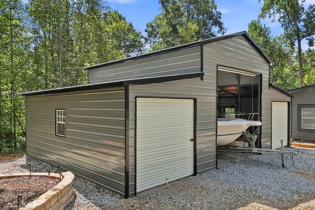 180 Red Plum Drive, Ellijay, GA 30540