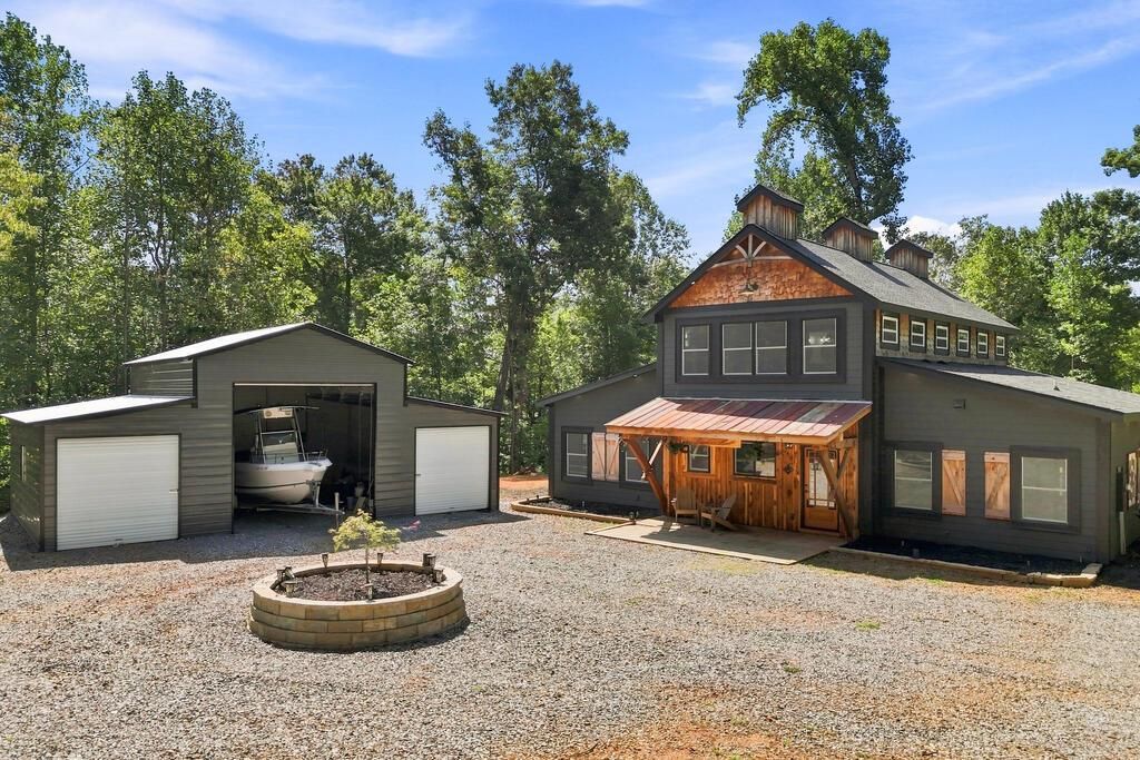 180 Red Plum Drive, Ellijay, GA 30540