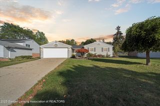 2625 Groesbeck Avenue, Lansing, MI 48912