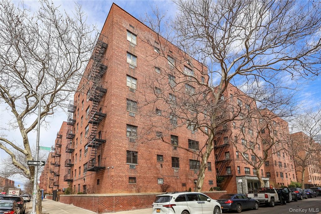 99-11 60th Avenue 4E, Corona, NY 11368
