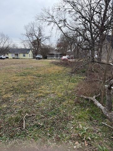 818 W 9th Street, Bonham, TX 75418