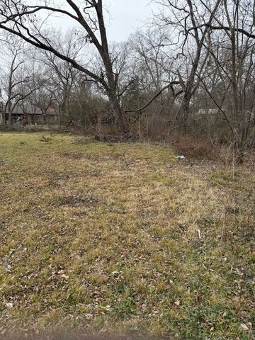 818 W 9th Street, Bonham, TX 75418