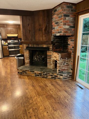 7 Logie Ln, Southwick, MA 01077