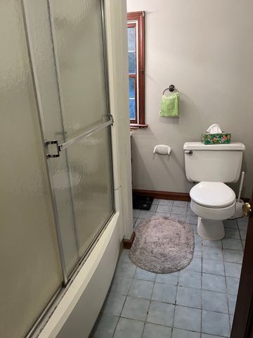 7 Logie Ln, Southwick, MA 01077