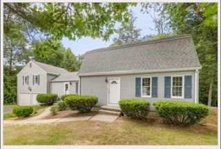 7 Logie Ln, Southwick, MA 01077
