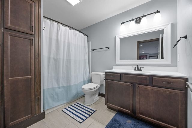 916 Blue Stone Street NW, Cedar Rapids, IA 52405