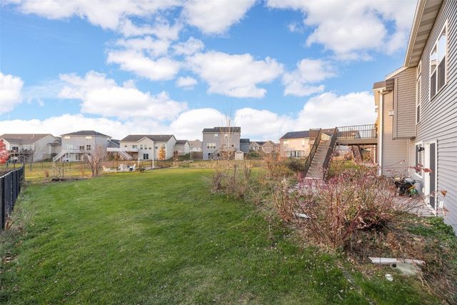 916 Blue Stone Street NW, Cedar Rapids, IA 52405