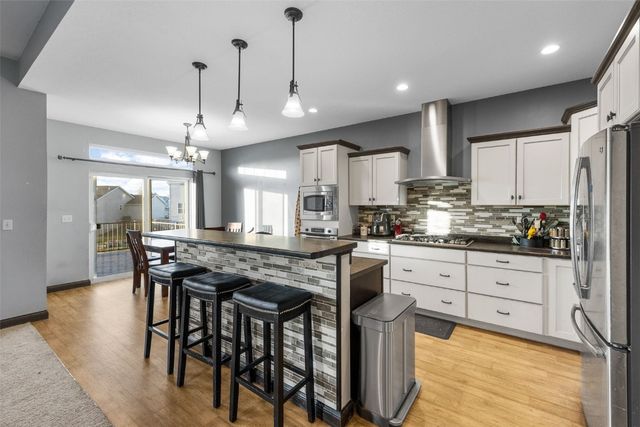 916 Blue Stone Street NW, Cedar Rapids, IA 52405