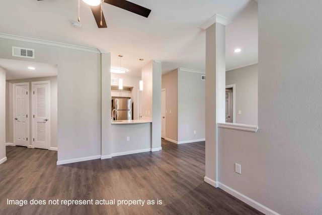 2400-318 Spring Rain Drive, Klein, TX 77379