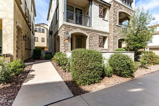 1747 E CHELSEA Lane, Gilbert, AZ 85295