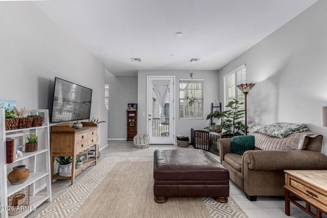 1747 E CHELSEA Lane, Gilbert, AZ 85295