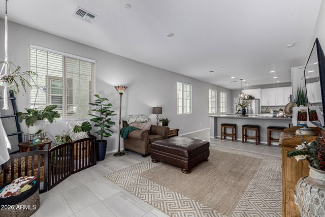 1747 E CHELSEA Lane, Gilbert, AZ 85295